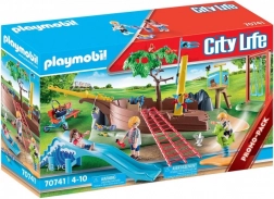 Playmobil City Life parco giochi per bambini con grande relitto di nave
