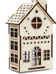 Duży drewniany domek obserwatorium z lampką LED