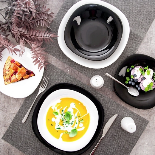 Moderne sort-hvidt design til enhver spisestue