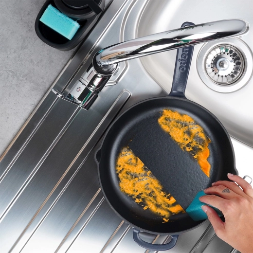 Enamelled surface for easy cooking and cleaning