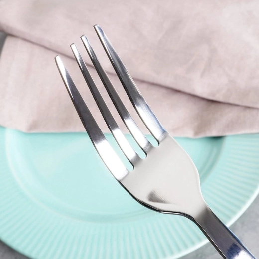 Kakovostno nerjavno jeklo z visokim sijajem