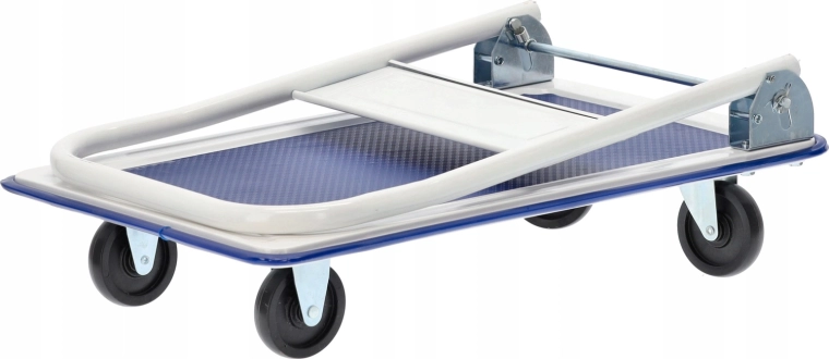 Folding handle for easy storage