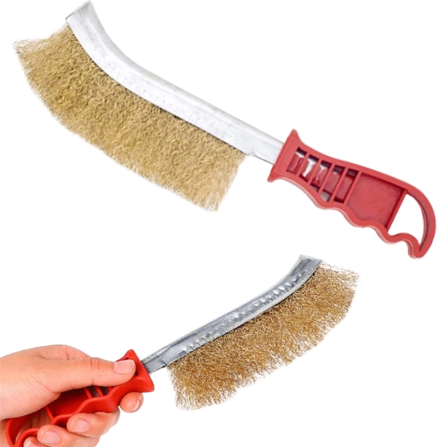 Medeninasta žičnata krtača z ergonomskim ročajem