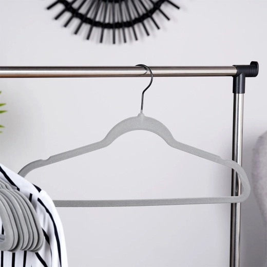 Gancio metallico girevole