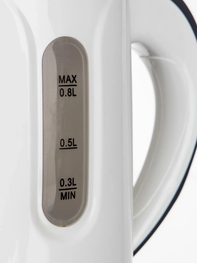 Compact 0.8 l capacity with clear scale