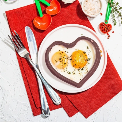 Popolno oblikovana jajca in palačinke