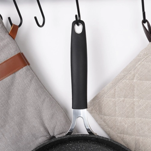 Easy cleaning and convenient storage