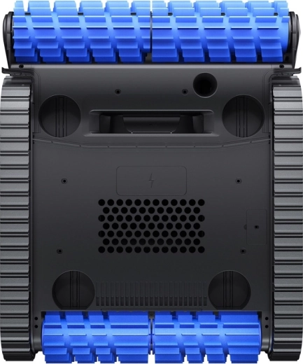High-performance brushes, filtration, and large 5 L basket