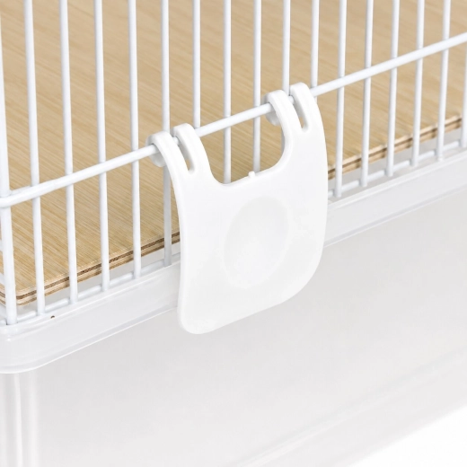 Secure fastening with 4 lockable clips