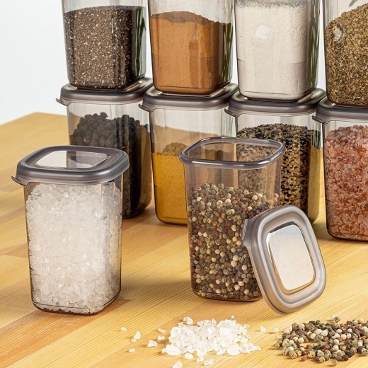 Forma impilabile che fa risparmiare spazio