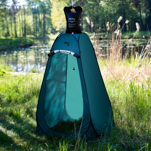 Prête pour une douche solaire