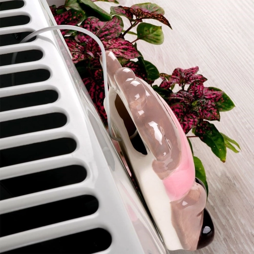 Easy hanging on the radiator