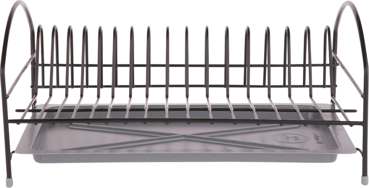 Encoches pour assiettes et espace pour d’autres ustensiles