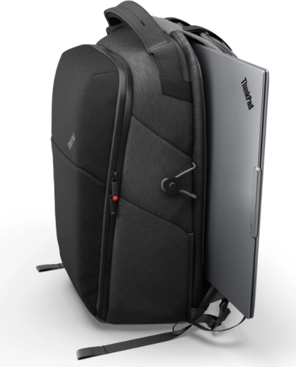 Spazio per notebook da 16" e organizzazione intelligente