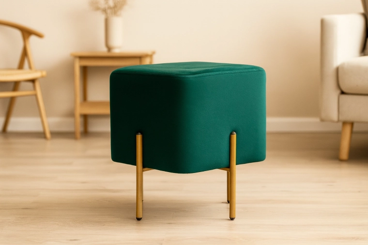 Goldene Metallbeine mit stabiler Unterstützung