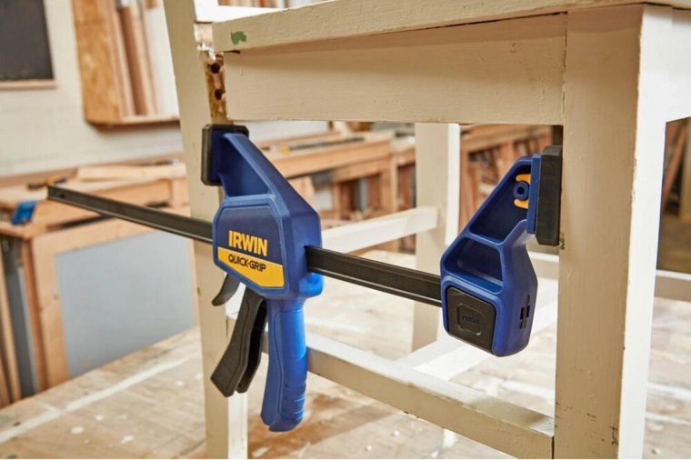 QUICK-CHANGE: switch from clamping to spreading in moments