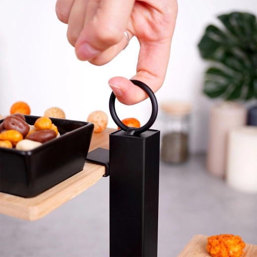 Stabilna kovinska konstrukcija s praktičnim ročajem