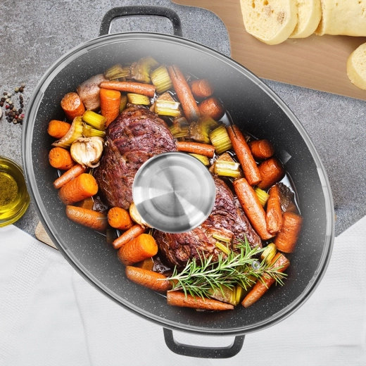 Universal use on the stovetop and in the oven