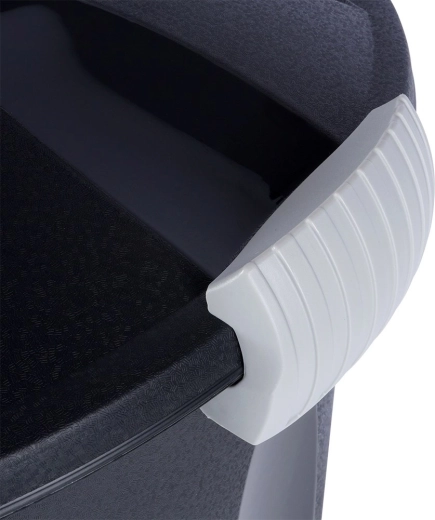 Pevné klipsy a ergonomické úchopy