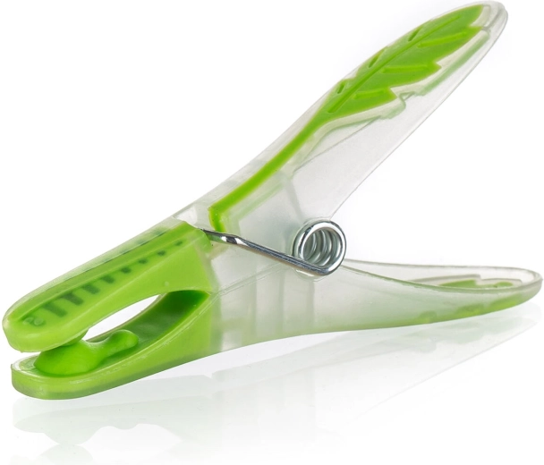 Strong hold thanks to metal spring