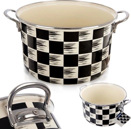 Large capacity for family cooking