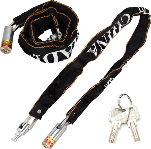 Robust steel chain with protective sleeve