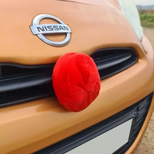 Grande naso rosso in peluche