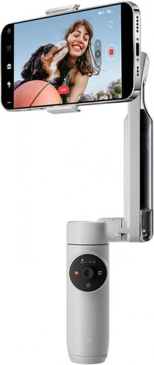 Smooth footage thanks to 3-axis stabilization