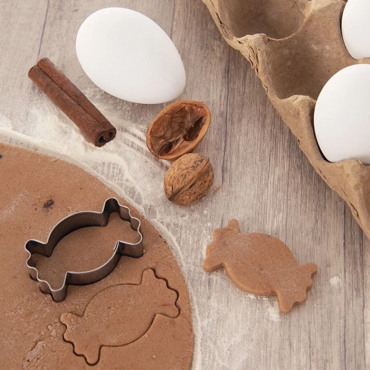 Universal helper for baking and decorating