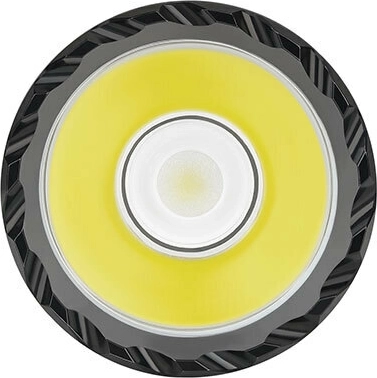 1250 lm output and 240 m throw