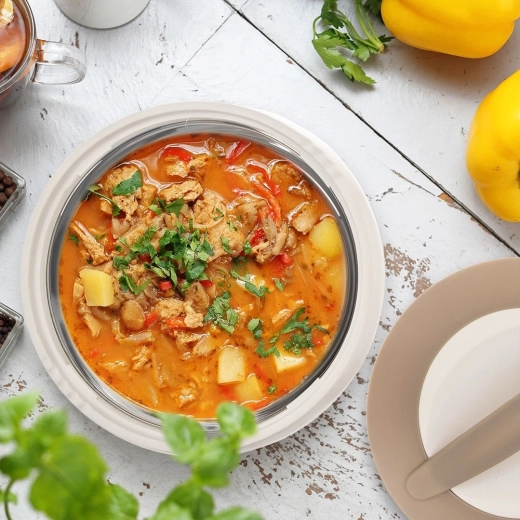 Zadržava toplinu do 2 sata