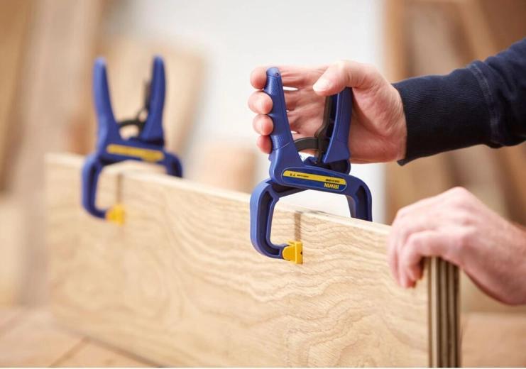 Protective jaws for delicate materials