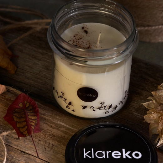 Natural composition with essential oils