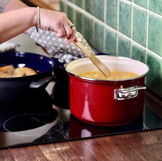 Versatile use on all types of stovetops