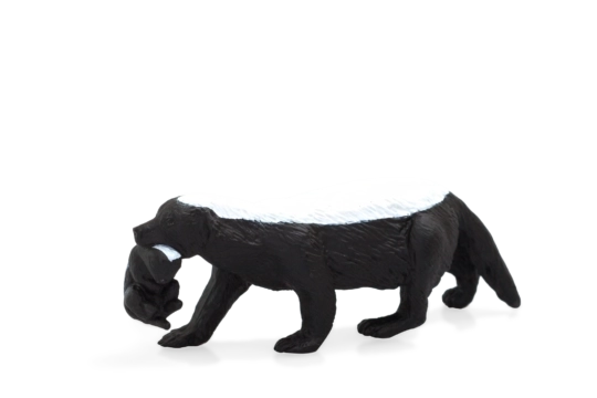 Mojo honey badger with cub – realistic animal figurine