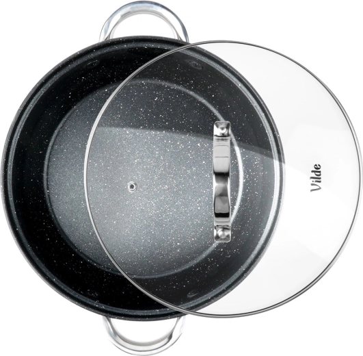 Non-stick granite interior for easy cooking