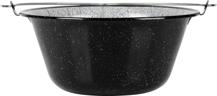 Large capacity for cooking for the whole crew