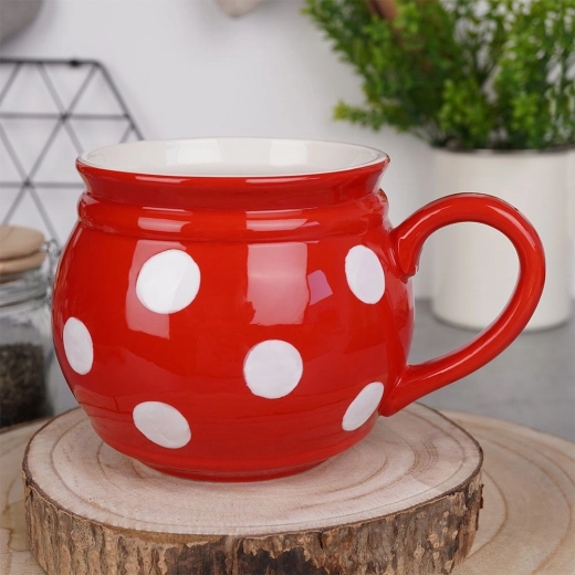 Wygodne trzymanie dzięki kształtowi i dużemu uchu