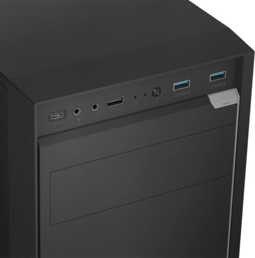 Pannello frontale moderno con USB‑C e veloci USB 3.0