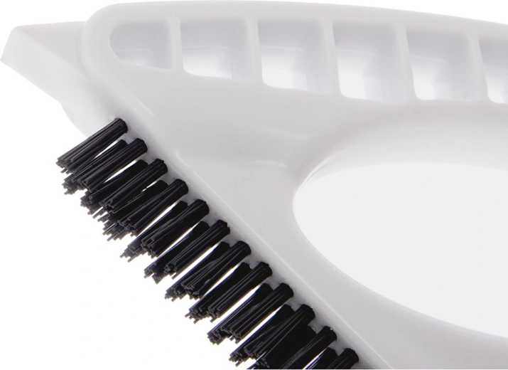 Setole dure per fughe e angoli