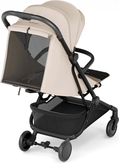 Protection in any weather: UPF 50+ canopy