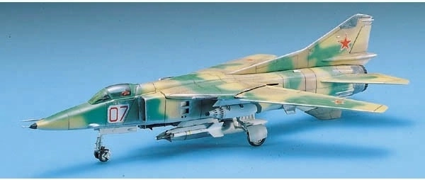 Maquette en plastique de l’avion Mig 27 Flogger
