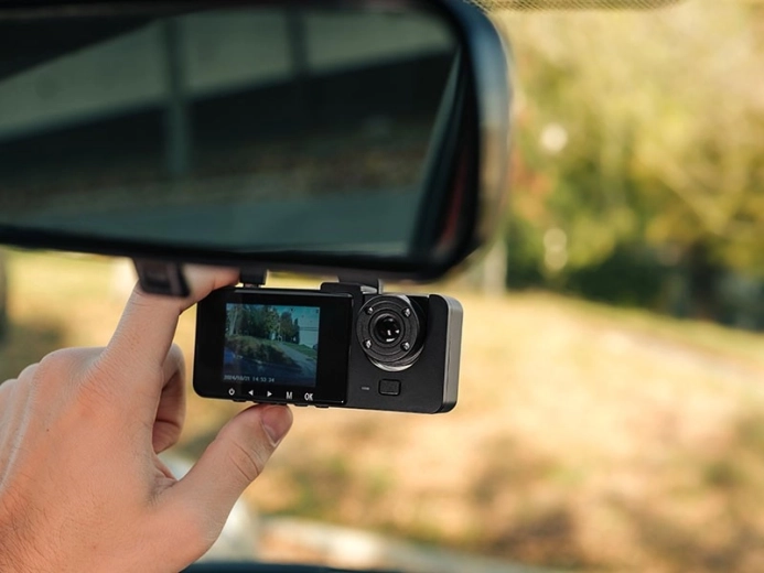 3" IPS display for easy control