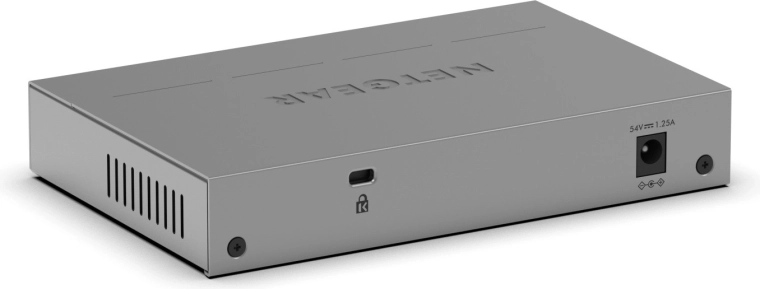 Design silenzioso senza ventola e robusto chassis metallico