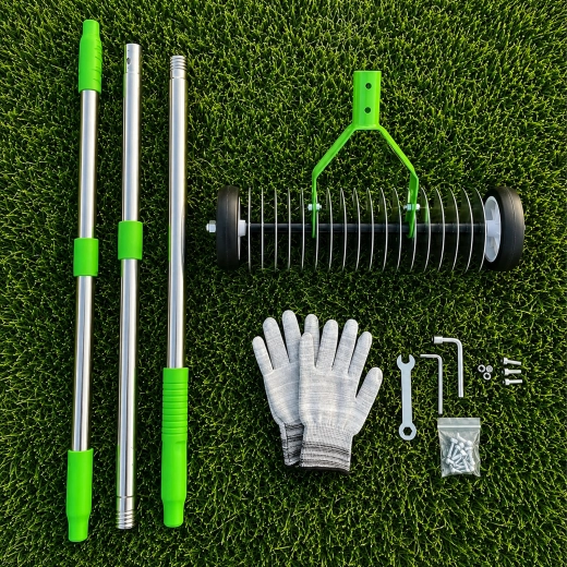 Set including gloves and assembly accessories