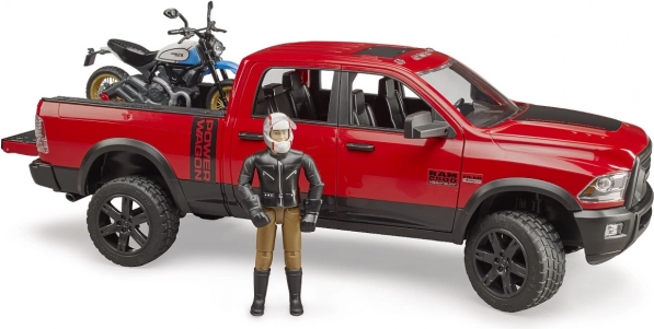 Bruder Ram terrein-pick‑up met Ducati Scrambler motorfiets en figuur
