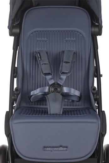 Ergonomic, extra-long seat for maximum comfort