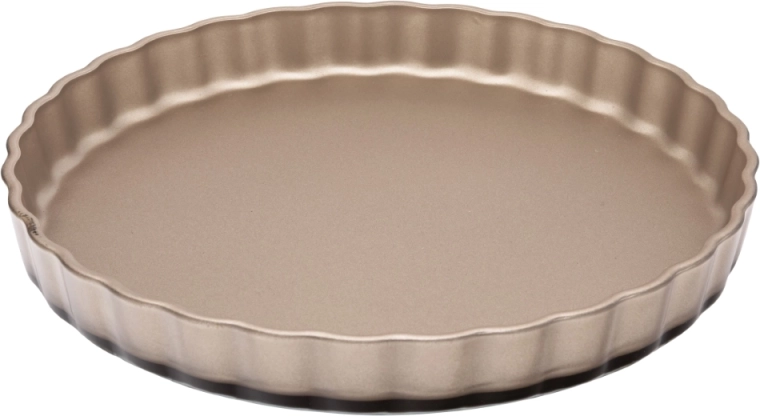 Decorative fluted edge for a perfect shape