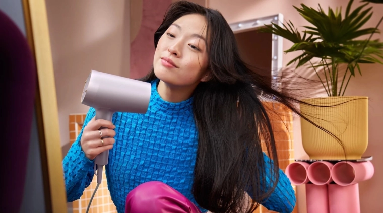Ionic care for hydration, shine, and less frizz