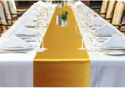 Aspect satiné luxueux de couleur dorée